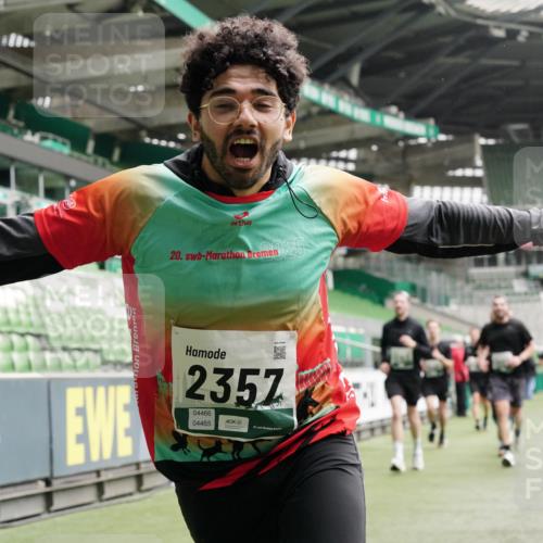 05.10.2025 - 20. swb-Marathon Bremen Michael Burmester http://msf.ph/oto/9330730 05.10.2025 13:02:58 Laufen im Stadion 97, 227, 293, 375, 518, 616, 721, 729, 764, 828, 921, 1121, 1405, 1568, 1670, 1704, 1733, 1836, 1944, 2357, 2393, 2407, 2597, 2772, 2774, 2960, 2984, 3019, 3147, 3424, 3917, 4026, 4129, 4321, 4322, 4464, 4481, 4688, 4714, 4769, 4817, 4847, 4885, 4985, 5431, 5527, 5652, 5755, 5763, 5867, 5884, 6215, 6325, 6417, 6481, 6666, 7217, 7315, 7316, 7407, 7433, 7540, 7653, 7659, 8375, 8526, 8957, 772, 843, 1030, 1256, 1348, 1452, 1744, 1856, 1899, 1924, 2143, 2272, 2306, 2910, 3217 meine-sportfotos.de