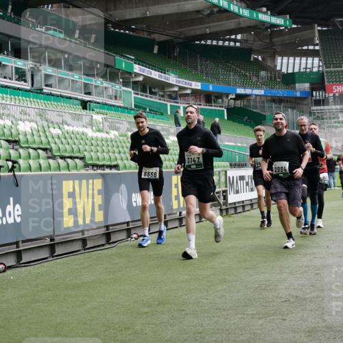 05.10.2025 - 20. swb-Marathon Bremen Michael Burmester http://msf.ph/oto/9330736 05.10.2025 13:03:00 Laufen im Stadion 97, 227, 293, 375, 518, 616, 721, 729, 764, 828, 921, 1121, 1178, 1405, 1425, 1568, 1670, 1704, 1705, 1733, 1836, 1944, 2357, 2393, 2407, 2597, 2772, 2774, 2791, 2960, 2984, 3019, 3147, 3424, 3917, 4026, 4129, 4321, 4322, 4464, 4481, 4714, 4769, 4817, 4885, 4985, 5431, 5527, 5652, 5755, 5763, 5867, 5884, 6215, 6325, 6417, 6481, 6666, 7217, 7315, 7316, 7407, 7433, 7540, 7653, 7659, 8375, 8526, 8957, 843, 1256, 1348, 1452, 1744, 1856, 1899, 1924, 2143, 2272, 2306, 3217, 4847 meine-sportfotos.de