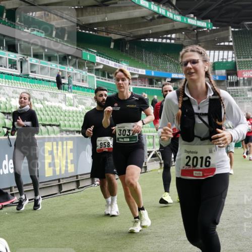 05.10.2025 - 20. swb-Marathon Bremen Michael Burmester http://msf.ph/oto/9330746 05.10.2025 13:03:42 Laufen im Stadion 227, 375, 396, 414, 527, 592, 725, 764, 898, 958, 1019, 1067, 1178, 1275, 1331, 1336, 1425, 1469, 1507, 1514, 1568, 1670, 1695, 1705, 1836, 1975, 2016, 2339, 2375, 2407, 2567, 2597, 2696, 2791, 2960, 2984, 3019, 3037, 3072, 3147, 3313, 3485, 4053, 4087, 4453, 4462, 4528, 4651, 4767, 4769, 4793, 5043, 5137, 5162, 5236, 5410, 5431, 5489, 5523, 5527, 5763, 5867, 5966, 6011, 6138, 6145, 6215, 6414, 6417, 6447, 6481, 6529, 6584, 6635, 7315, 7316, 7540, 7607, 7653, 293, 721 meine-sportfotos.de