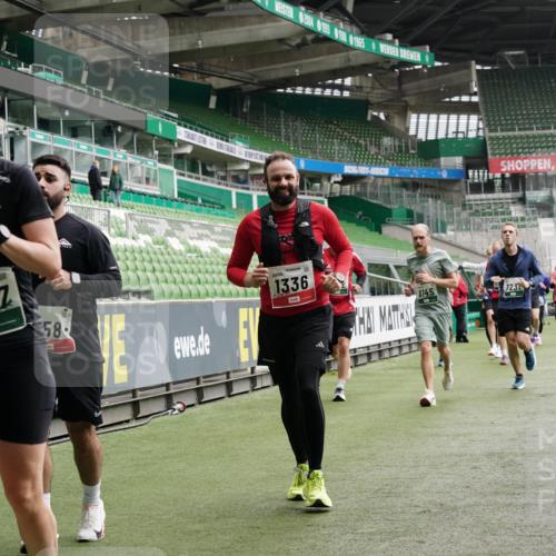 05.10.2025 - 20. swb-Marathon Bremen Michael Burmester http://msf.ph/oto/9330758 05.10.2025 13:03:43 Laufen im Stadion 227, 375, 396, 414, 527, 592, 725, 764, 898, 958, 1019, 1067, 1178, 1275, 1331, 1336, 1413, 1425, 1469, 1507, 1514, 1568, 1670, 1695, 1705, 1836, 1975, 2016, 2339, 2375, 2407, 2567, 2597, 2696, 2791, 2960, 2984, 3019, 3037, 3072, 3147, 3313, 3485, 4053, 4087, 4453, 4462, 4528, 4651, 4767, 4769, 4793, 5043, 5137, 5162, 5236, 5410, 5431, 5489, 5523, 5527, 5763, 5867, 5966, 6011, 6138, 6145, 6215, 6414, 6417, 6447, 6481, 6529, 6584, 6635, 7315, 7316, 7540, 7607, 7653, 293, 721 meine-sportfotos.de