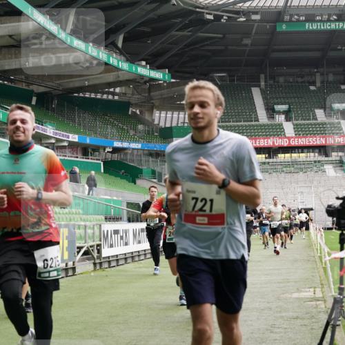 05.10.2025 - 20. swb-Marathon Bremen Michael Burmester http://msf.ph/oto/9330794 05.10.2025 13:03:04 Laufen im Stadion 97, 227, 293, 375, 396, 518, 527, 616, 721, 725, 729, 764, 828, 1121, 1178, 1405, 1425, 1469, 1568, 1670, 1704, 1705, 1733, 1836, 1944, 2357, 2393, 2407, 2597, 2696, 2772, 2791, 2960, 2984, 3019, 3147, 3424, 3917, 4026, 4321, 4322, 4464, 4481, 4714, 4769, 4817, 4885, 5431, 5527, 5755, 5763, 5867, 5884, 6215, 6325, 6417, 6481, 6666, 7217, 7315, 7316, 7407, 7433, 7540, 7607, 7653, 7659, 8375, 8526, 8957, 843, 921, 1744, 1899, 1924, 2143, 2272, 2306, 2774, 3217, 4129, 4847 meine-sportfotos.de
