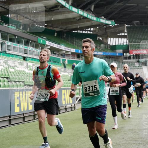 05.10.2025 - 20. swb-Marathon Bremen Michael Burmester http://msf.ph/oto/9330810 05.10.2025 13:03:06 Laufen im Stadion 97, 227, 293, 375, 396, 518, 527, 616, 721, 725, 729, 764, 828, 1121, 1178, 1405, 1425, 1469, 1507, 1568, 1670, 1704, 1705, 1733, 1836, 1944, 2357, 2393, 2407, 2597, 2696, 2772, 2791, 2960, 2984, 3019, 3147, 3313, 3424, 3917, 4026, 4321, 4322, 4464, 4714, 4769, 4817, 4885, 5431, 5527, 5755, 5763, 5867, 5884, 6138, 6215, 6325, 6417, 6481, 6666, 7217, 7315, 7316, 7407, 7433, 7540, 7607, 7653, 7659, 8375, 8526, 8957, 843, 921, 1744, 1924, 2272, 2774, 3217, 4129, 4847 meine-sportfotos.de
