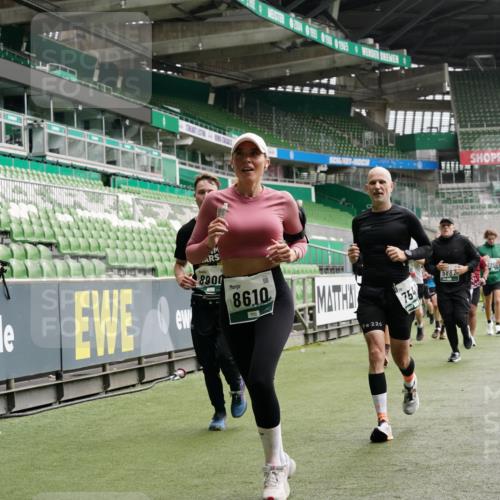 05.10.2025 - 20. swb-Marathon Bremen Michael Burmester http://msf.ph/oto/9330821 05.10.2025 13:03:08 Laufen im Stadion 97, 227, 293, 375, 396, 518, 527, 616, 721, 725, 729, 764, 828, 1121, 1178, 1405, 1425, 1469, 1507, 1568, 1670, 1704, 1705, 1733, 1836, 1944, 2357, 2393, 2407, 2597, 2696, 2772, 2791, 2960, 2984, 3019, 3147, 3313, 3424, 3917, 4026, 4321, 4322, 4714, 4769, 4817, 4885, 5431, 5527, 5755, 5763, 5867, 5884, 6138, 6215, 6325, 6417, 6481, 6666, 7217, 7315, 7316, 7407, 7433, 7540, 7607, 7653, 7659, 8375, 8526, 8957, 843, 921, 1744, 1924, 2272, 2774, 3217, 4129, 4847 meine-sportfotos.de