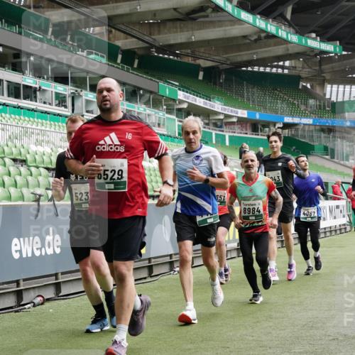 05.10.2025 - 20. swb-Marathon Bremen Michael Burmester http://msf.ph/oto/9330822 05.10.2025 13:03:49 Laufen im Stadion 227, 360, 375, 396, 414, 527, 592, 725, 898, 958, 1019, 1067, 1084, 1178, 1275, 1331, 1336, 1413, 1425, 1468, 1469, 1507, 1514, 1695, 1705, 1975, 2016, 2339, 2375, 2407, 2567, 2597, 2696, 2791, 2960, 3037, 3072, 3313, 3485, 4005, 4053, 4087, 4335, 4453, 4462, 4524, 4528, 4637, 4638, 4651, 4767, 4769, 4793, 5043, 5137, 5162, 5212, 5236, 5343, 5410, 5431, 5489, 5523, 5527, 5763, 5867, 5966, 6011, 6138, 6145, 6287, 6414, 6417, 6447, 6529, 6584, 6635, 7315, 7316, 7540, 7607, 7653 meine-sportfotos.de