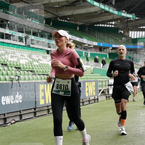 05.10.2025 - 20. swb-Marathon Bremen Michael Burmester http://msf.ph/oto/9330837 05.10.2025 13:03:08 Laufen im Stadion 97, 227, 293, 375, 396, 518, 527, 616, 721, 725, 729, 764, 828, 1121, 1178, 1405, 1425, 1469, 1507, 1568, 1670, 1704, 1705, 1733, 1836, 1944, 2357, 2393, 2407, 2597, 2696, 2772, 2791, 2960, 2984, 3019, 3147, 3313, 3424, 3917, 4026, 4321, 4322, 4714, 4769, 4817, 4885, 5431, 5527, 5755, 5763, 5867, 5884, 6138, 6215, 6325, 6417, 6481, 6666, 7217, 7315, 7316, 7407, 7433, 7540, 7607, 7653, 7659, 8375, 8526, 8957, 843, 921, 1744, 1924, 2272, 2774, 3217, 4129, 4847 meine-sportfotos.de