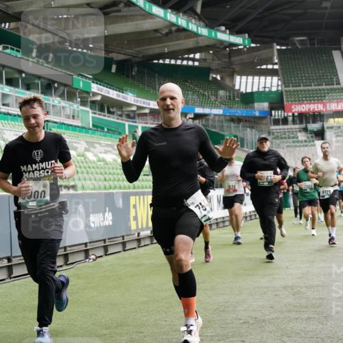 05.10.2025 - 20. swb-Marathon Bremen Michael Burmester http://msf.ph/oto/9330842 05.10.2025 13:03:09 Laufen im Stadion 97, 227, 293, 375, 396, 518, 527, 616, 721, 725, 729, 764, 828, 1121, 1178, 1405, 1425, 1469, 1507, 1568, 1670, 1704, 1705, 1733, 1836, 1944, 2357, 2393, 2407, 2597, 2696, 2772, 2791, 2960, 2984, 3019, 3147, 3313, 3424, 3917, 4026, 4321, 4322, 4714, 4767, 4769, 4817, 4885, 5431, 5527, 5755, 5763, 5867, 5884, 6138, 6215, 6325, 6417, 6481, 6666, 7217, 7315, 7316, 7407, 7433, 7540, 7607, 7653, 7659, 8375, 8526, 8957, 729, 843, 921, 1744, 1924, 2272, 2774, 3217, 4129, 4847 meine-sportfotos.de
