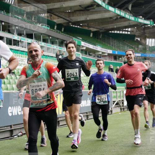 05.10.2025 - 20. swb-Marathon Bremen Michael Burmester http://msf.ph/oto/9330849 05.10.2025 13:03:51 Laufen im Stadion 227, 360, 375, 396, 414, 527, 592, 725, 898, 958, 1019, 1067, 1084, 1178, 1275, 1331, 1336, 1413, 1425, 1468, 1469, 1507, 1514, 1695, 1705, 1975, 2016, 2339, 2375, 2407, 2567, 2597, 2696, 2791, 2960, 3037, 3072, 3313, 3485, 4005, 4053, 4087, 4335, 4453, 4462, 4524, 4528, 4637, 4638, 4651, 4767, 4769, 4793, 5043, 5137, 5162, 5212, 5236, 5343, 5410, 5431, 5489, 5523, 5527, 5763, 5867, 5966, 5969, 6011, 6138, 6145, 6287, 6414, 6447, 6529, 6584, 6635, 7315, 7316, 7540, 7607, 7653 meine-sportfotos.de