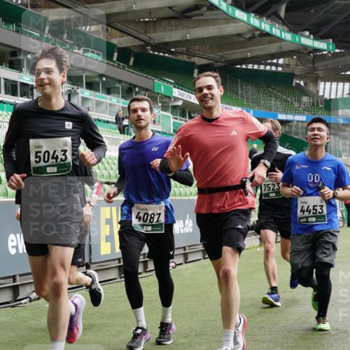 05.10.2025 - 20. swb-Marathon Bremen Michael Burmester http://msf.ph/oto/9330857 05.10.2025 13:03:52 Laufen im Stadion 227, 360, 375, 396, 414, 527, 592, 725, 898, 958, 1019, 1067, 1084, 1178, 1275, 1331, 1336, 1413, 1425, 1468, 1469, 1507, 1514, 1695, 1705, 1975, 2016, 2339, 2375, 2567, 2597, 2696, 2791, 2960, 3037, 3072, 3313, 3485, 4005, 4053, 4087, 4335, 4453, 4462, 4524, 4528, 4637, 4638, 4651, 4767, 4769, 4793, 5043, 5137, 5162, 5212, 5236, 5343, 5410, 5431, 5489, 5523, 5527, 5763, 5867, 5966, 5969, 6011, 6138, 6145, 6287, 6414, 6447, 6529, 6584, 6635, 7315, 7316, 7540, 7607, 7653, 375 meine-sportfotos.de