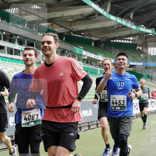 05.10.2025 - 20. swb-Marathon Bremen Michael Burmester http://msf.ph/oto/9330864 05.10.2025 13:03:53 Laufen im Stadion 227, 360, 396, 414, 527, 592, 725, 898, 958, 1019, 1067, 1084, 1178, 1275, 1331, 1336, 1413, 1425, 1468, 1469, 1507, 1514, 1695, 1705, 1914, 1975, 2016, 2339, 2375, 2567, 2597, 2696, 2791, 2960, 3037, 3072, 3313, 3485, 4005, 4053, 4087, 4335, 4453, 4462, 4524, 4528, 4637, 4638, 4651, 4767, 4769, 4793, 4840, 5043, 5137, 5162, 5212, 5236, 5343, 5410, 5431, 5489, 5523, 5763, 5867, 5966, 5969, 6011, 6138, 6145, 6287, 6414, 6447, 6529, 6584, 6635, 7315, 7316, 7607, 7653, 227, 375 meine-sportfotos.de