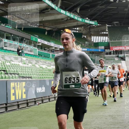 05.10.2025 - 20. swb-Marathon Bremen Michael Burmester http://msf.ph/oto/9330879 05.10.2025 13:03:54 Laufen im Stadion 360, 396, 414, 527, 592, 725, 898, 958, 1019, 1067, 1084, 1178, 1275, 1331, 1336, 1413, 1425, 1468, 1469, 1507, 1514, 1695, 1705, 1914, 1975, 2016, 2339, 2375, 2567, 2597, 2696, 2791, 3037, 3072, 3313, 3485, 4005, 4053, 4087, 4335, 4453, 4462, 4524, 4528, 4637, 4638, 4651, 4767, 4769, 4793, 4840, 5043, 5137, 5162, 5212, 5236, 5343, 5410, 5431, 5489, 5523, 5763, 5832, 5867, 5966, 5969, 6011, 6138, 6145, 6287, 6414, 6447, 6529, 6584, 6635, 7315, 7316, 7607, 7653, 227, 375 meine-sportfotos.de
