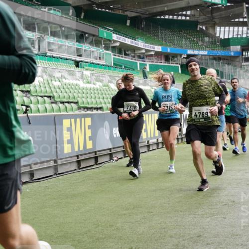05.10.2025 - 20. swb-Marathon Bremen Michael Burmester http://msf.ph/oto/9330916 05.10.2025 13:03:15 Laufen im Stadion 227, 293, 375, 396, 527, 616, 721, 725, 764, 828, 1067, 1121, 1178, 1275, 1331, 1405, 1425, 1469, 1507, 1568, 1670, 1705, 1733, 1836, 1944, 2339, 2357, 2375, 2393, 2407, 2597, 2696, 2791, 2960, 2984, 3019, 3147, 3313, 3424, 4026, 4321, 4714, 4767, 4769, 4885, 5410, 5431, 5523, 5527, 5755, 5763, 5867, 5884, 6138, 6215, 6417, 6481, 6666, 7315, 7316, 7407, 7540, 7607, 7653, 8375, 8526, 8957, 97, 518, 729, 843, 921, 1704, 2772, 2774, 3217, 3917, 4129, 4847 meine-sportfotos.de