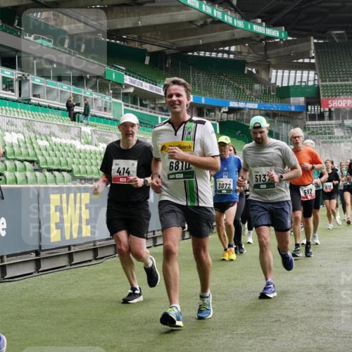 05.10.2025 - 20. swb-Marathon Bremen Michael Burmester http://msf.ph/oto/9330919 05.10.2025 13:03:57 Laufen im Stadion 360, 396, 414, 527, 592, 725, 898, 958, 1019, 1067, 1084, 1178, 1275, 1331, 1336, 1413, 1425, 1468, 1469, 1507, 1514, 1695, 1705, 1852, 1914, 1975, 2016, 2339, 2375, 2567, 2597, 2696, 2791, 3037, 3072, 3313, 3485, 4005, 4053, 4087, 4335, 4453, 4462, 4524, 4528, 4637, 4638, 4651, 4767, 4793, 4840, 5043, 5137, 5162, 5212, 5236, 5343, 5410, 5431, 5489, 5523, 5763, 5832, 5966, 5969, 6011, 6138, 6145, 6287, 6414, 6447, 6529, 6584, 6635, 7607, 227, 375, 2597 meine-sportfotos.de