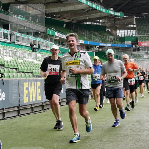 05.10.2025 - 20. swb-Marathon Bremen Michael Burmester http://msf.ph/oto/9330923 05.10.2025 13:03:57 Laufen im Stadion 360, 396, 414, 527, 592, 725, 898, 958, 1019, 1067, 1084, 1178, 1275, 1331, 1336, 1413, 1425, 1468, 1469, 1507, 1514, 1695, 1705, 1852, 1914, 1975, 2016, 2339, 2375, 2567, 2597, 2696, 2791, 3037, 3072, 3313, 3485, 4005, 4053, 4087, 4335, 4453, 4462, 4524, 4528, 4637, 4638, 4651, 4767, 4793, 4840, 5043, 5137, 5162, 5212, 5236, 5343, 5410, 5431, 5489, 5523, 5763, 5832, 5966, 5969, 6011, 6138, 6145, 6287, 6414, 6447, 6529, 6584, 6635, 7607, 227, 375, 2597 meine-sportfotos.de