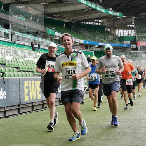 05.10.2025 - 20. swb-Marathon Bremen Michael Burmester http://msf.ph/oto/9330927 05.10.2025 13:03:57 Laufen im Stadion 360, 396, 414, 527, 592, 725, 898, 958, 1019, 1067, 1084, 1178, 1275, 1331, 1336, 1413, 1425, 1468, 1469, 1507, 1514, 1695, 1705, 1852, 1914, 1975, 2016, 2339, 2375, 2567, 2597, 2696, 2791, 3037, 3072, 3313, 3485, 4005, 4053, 4087, 4335, 4453, 4462, 4524, 4528, 4637, 4638, 4651, 4767, 4793, 4840, 5043, 5137, 5162, 5212, 5236, 5343, 5410, 5431, 5489, 5523, 5763, 5832, 5966, 5969, 6011, 6138, 6145, 6287, 6414, 6447, 6529, 6584, 6635, 7607, 227, 375, 2597 meine-sportfotos.de