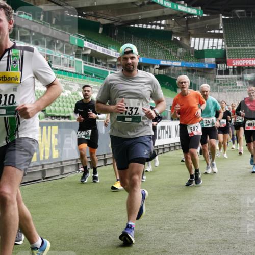 05.10.2025 - 20. swb-Marathon Bremen Michael Burmester http://msf.ph/oto/9330935 05.10.2025 13:03:58 Laufen im Stadion 360, 396, 414, 527, 592, 725, 898, 958, 1019, 1067, 1084, 1178, 1275, 1331, 1336, 1413, 1425, 1468, 1469, 1507, 1514, 1695, 1705, 1852, 1914, 1975, 1997, 2016, 2339, 2375, 2567, 2696, 2791, 3037, 3072, 3313, 3485, 4005, 4053, 4087, 4335, 4453, 4462, 4524, 4528, 4637, 4638, 4651, 4767, 4793, 4840, 5043, 5137, 5162, 5212, 5236, 5343, 5410, 5489, 5523, 5763, 5832, 5966, 5969, 6011, 6138, 6145, 6287, 6414, 6447, 6529, 6584, 6635, 7607, 227, 375, 2597 meine-sportfotos.de
