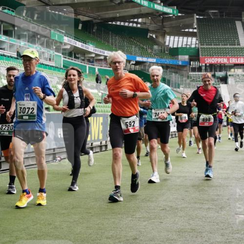 05.10.2025 - 20. swb-Marathon Bremen Michael Burmester http://msf.ph/oto/9330943 05.10.2025 13:03:59 Laufen im Stadion 360, 396, 414, 527, 592, 725, 898, 958, 1019, 1067, 1080, 1084, 1178, 1275, 1331, 1336, 1413, 1425, 1468, 1469, 1507, 1514, 1695, 1705, 1852, 1914, 1975, 1997, 2016, 2339, 2375, 2567, 2696, 2791, 3037, 3072, 3313, 3485, 4005, 4053, 4087, 4335, 4453, 4462, 4524, 4528, 4637, 4638, 4651, 4767, 4793, 4840, 5043, 5137, 5162, 5212, 5236, 5343, 5410, 5489, 5523, 5832, 5966, 5969, 6011, 6138, 6145, 6287, 6414, 6447, 6529, 6584, 6635, 7607, 227, 375, 2597 meine-sportfotos.de