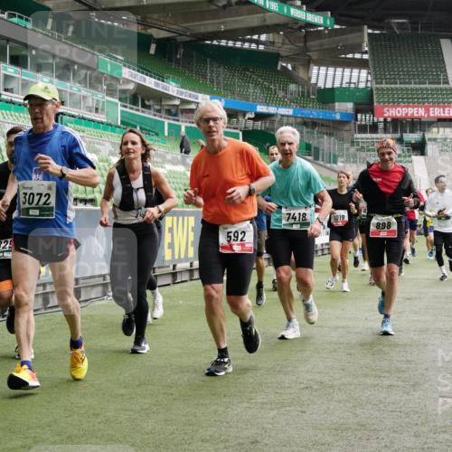 05.10.2025 - 20. swb-Marathon Bremen Michael Burmester http://msf.ph/oto/9330947 05.10.2025 13:03:59 Laufen im Stadion 360, 396, 414, 527, 592, 725, 898, 958, 1019, 1067, 1080, 1084, 1178, 1275, 1331, 1336, 1413, 1425, 1468, 1469, 1507, 1514, 1695, 1705, 1852, 1914, 1975, 1997, 2016, 2339, 2375, 2567, 2696, 2791, 3037, 3072, 3313, 3485, 4005, 4053, 4087, 4335, 4453, 4462, 4524, 4528, 4637, 4638, 4651, 4767, 4793, 4840, 5043, 5137, 5162, 5212, 5236, 5343, 5410, 5489, 5523, 5832, 5966, 5969, 6011, 6138, 6145, 6287, 6414, 6447, 6529, 6584, 6635, 7607, 227, 375, 2597 meine-sportfotos.de