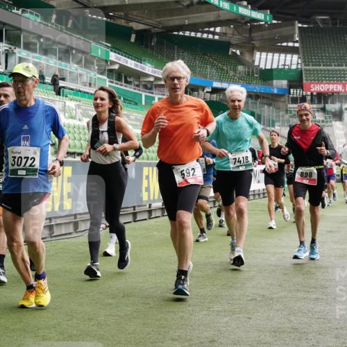 05.10.2025 - 20. swb-Marathon Bremen Michael Burmester http://msf.ph/oto/9330955 05.10.2025 13:03:59 Laufen im Stadion 360, 396, 414, 527, 592, 725, 898, 958, 1019, 1067, 1080, 1084, 1178, 1275, 1331, 1336, 1413, 1425, 1468, 1469, 1507, 1514, 1695, 1705, 1852, 1914, 1975, 1997, 2016, 2339, 2375, 2567, 2696, 2791, 3037, 3072, 3313, 3485, 4005, 4053, 4087, 4335, 4453, 4462, 4524, 4528, 4637, 4638, 4651, 4767, 4793, 4840, 5043, 5137, 5162, 5212, 5236, 5343, 5410, 5489, 5523, 5832, 5966, 5969, 6011, 6138, 6145, 6287, 6414, 6447, 6529, 6584, 6635, 7607, 227, 375, 2597 meine-sportfotos.de