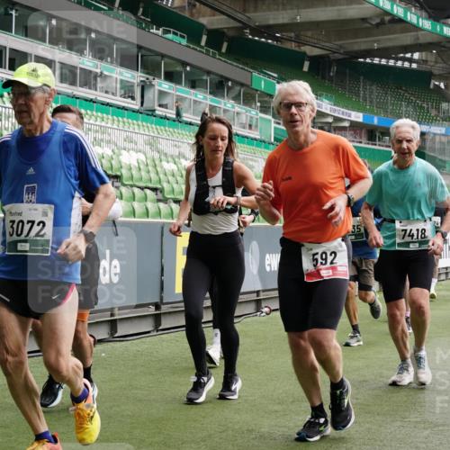 05.10.2025 - 20. swb-Marathon Bremen Michael Burmester http://msf.ph/oto/9330963 05.10.2025 13:04:00 Laufen im Stadion 360, 396, 414, 470, 527, 592, 725, 898, 958, 1019, 1067, 1080, 1084, 1178, 1275, 1331, 1336, 1413, 1425, 1468, 1469, 1507, 1514, 1695, 1852, 1914, 1975, 1997, 2016, 2333, 2339, 2375, 2567, 2617, 2696, 2791, 3037, 3072, 3313, 3485, 4005, 4053, 4087, 4335, 4453, 4462, 4524, 4528, 4637, 4638, 4651, 4767, 4793, 4840, 4928, 5043, 5137, 5162, 5212, 5236, 5343, 5410, 5489, 5523, 5832, 5966, 5969, 6011, 6138, 6145, 6287, 6414, 6447, 6529, 6584, 6635, 7607, 227, 375, 2597 meine-sportfotos.de
