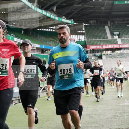 05.10.2025 - 20. swb-Marathon Bremen Michael Burmester http://msf.ph/oto/9330973 05.10.2025 13:03:19 Laufen im Stadion 227, 293, 375, 396, 527, 616, 721, 725, 764, 828, 958, 1067, 1178, 1275, 1331, 1405, 1425, 1469, 1507, 1514, 1568, 1670, 1705, 1836, 1944, 2016, 2339, 2357, 2375, 2393, 2407, 2597, 2696, 2791, 2960, 2984, 3019, 3147, 3313, 4026, 4321, 4714, 4767, 4769, 5410, 5431, 5523, 5527, 5755, 5763, 5867, 5884, 6138, 6215, 6417, 6447, 6481, 6666, 7315, 7316, 7407, 7540, 7607, 7653, 8375, 8526, 8957, 97, 518, 729, 921, 1121, 1704, 1733, 2772, 2774, 3424, 3917, 4129, 4847 meine-sportfotos.de