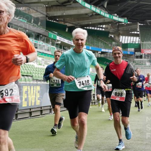 05.10.2025 - 20. swb-Marathon Bremen Michael Burmester http://msf.ph/oto/9330979 05.10.2025 13:04:01 Laufen im Stadion 360, 396, 414, 470, 527, 592, 725, 898, 958, 1019, 1067, 1080, 1084, 1275, 1331, 1336, 1413, 1468, 1469, 1478, 1507, 1514, 1695, 1852, 1914, 1975, 1997, 2016, 2333, 2339, 2375, 2567, 2617, 2696, 3037, 3072, 3313, 3485, 4005, 4053, 4087, 4335, 4453, 4462, 4524, 4528, 4637, 4638, 4651, 4767, 4793, 4803, 4840, 4928, 5043, 5137, 5162, 5212, 5236, 5343, 5410, 5489, 5523, 5832, 5966, 5969, 6011, 6138, 6145, 6287, 6414, 6447, 6529, 6584, 6635, 7607, 227, 375, 2597 meine-sportfotos.de