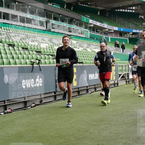 05.10.2025 - 20. swb-Marathon Bremen Michael Burmester http://msf.ph/oto/9330992 05.10.2025 13:03:21 Laufen im Stadion 227, 293, 375, 396, 527, 616, 721, 725, 764, 828, 958, 1067, 1178, 1275, 1331, 1405, 1425, 1469, 1507, 1514, 1568, 1670, 1705, 1836, 1944, 2016, 2339, 2357, 2375, 2393, 2407, 2567, 2597, 2696, 2791, 2960, 2984, 3019, 3147, 3313, 4026, 4321, 4714, 4767, 4769, 5410, 5431, 5523, 5527, 5755, 5763, 5867, 5884, 5966, 6138, 6215, 6414, 6417, 6447, 6481, 6666, 7315, 7316, 7407, 7540, 7607, 7653, 8375, 8526, 8957, 97, 518, 729, 921, 1121, 1704, 1733, 2393, 2772, 2774, 3424, 3917, 4129 meine-sportfotos.de