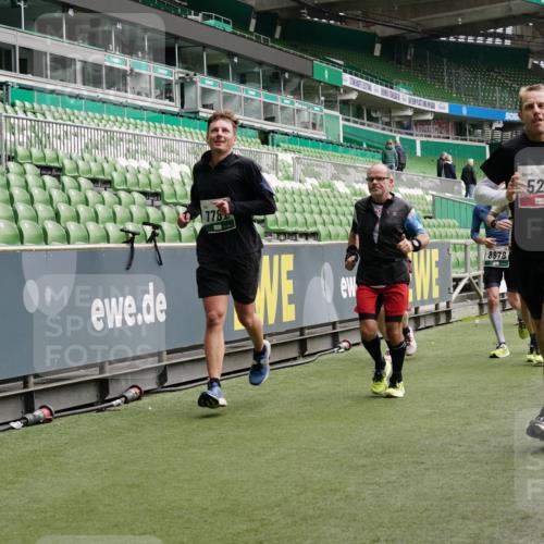 05.10.2025 - 20. swb-Marathon Bremen Michael Burmester http://msf.ph/oto/9331000 05.10.2025 13:03:21 Laufen im Stadion 227, 293, 375, 396, 527, 616, 721, 725, 764, 828, 958, 1067, 1178, 1275, 1331, 1405, 1425, 1469, 1507, 1514, 1568, 1670, 1705, 1836, 1944, 2016, 2339, 2357, 2375, 2393, 2407, 2567, 2597, 2696, 2791, 2960, 2984, 3019, 3147, 3313, 4026, 4321, 4714, 4767, 4769, 5410, 5431, 5523, 5527, 5755, 5763, 5867, 5884, 5966, 6138, 6215, 6414, 6417, 6447, 6481, 6666, 7315, 7316, 7407, 7540, 7607, 7653, 8375, 8526, 8957, 97, 518, 729, 921, 1121, 1704, 1733, 2393, 2772, 2774, 3424, 3917, 4129 meine-sportfotos.de