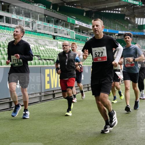 05.10.2025 - 20. swb-Marathon Bremen Michael Burmester http://msf.ph/oto/9331008 05.10.2025 13:03:22 Laufen im Stadion 227, 293, 375, 396, 527, 616, 721, 725, 764, 828, 958, 1067, 1178, 1275, 1331, 1405, 1425, 1469, 1507, 1514, 1568, 1670, 1705, 1836, 1944, 2016, 2339, 2357, 2375, 2407, 2567, 2597, 2696, 2791, 2960, 2984, 3019, 3147, 3313, 4026, 4321, 4714, 4767, 4769, 5410, 5431, 5523, 5527, 5755, 5763, 5867, 5884, 5966, 6138, 6215, 6414, 6417, 6447, 6481, 6666, 7315, 7316, 7407, 7540, 7607, 7653, 8375, 8526, 8957, 97, 518, 729, 921, 1121, 1704, 1733, 2393, 2772, 2774, 3424, 3917, 4129 meine-sportfotos.de