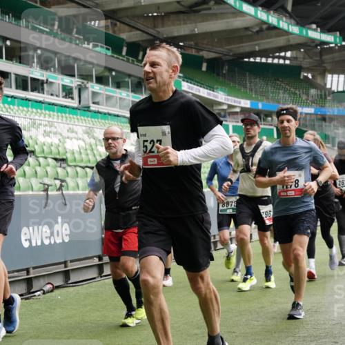05.10.2025 - 20. swb-Marathon Bremen Michael Burmester http://msf.ph/oto/9331012 05.10.2025 13:03:23 Laufen im Stadion 227, 293, 375, 396, 527, 616, 721, 725, 764, 828, 958, 1067, 1178, 1275, 1331, 1336, 1405, 1425, 1469, 1507, 1514, 1568, 1670, 1705, 1836, 1944, 2016, 2339, 2357, 2375, 2407, 2567, 2597, 2696, 2791, 2960, 2984, 3019, 3147, 3313, 4026, 4321, 4714, 4767, 4769, 5410, 5431, 5523, 5527, 5755, 5763, 5867, 5884, 5966, 6138, 6215, 6414, 6417, 6447, 6481, 6666, 7315, 7316, 7407, 7540, 7607, 7653, 8375, 8526, 8957, 97, 518, 729, 1121, 1704, 1733, 2393, 2772, 3424, 3917, 4129 meine-sportfotos.de