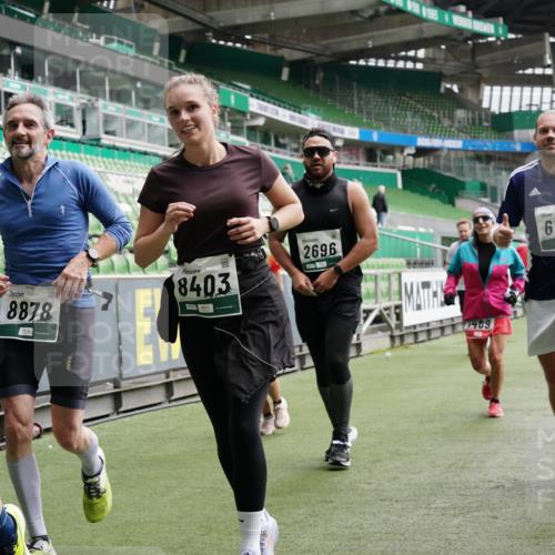 05.10.2025 - 20. swb-Marathon Bremen Michael Burmester http://msf.ph/oto/9331039 05.10.2025 13:03:25 Laufen im Stadion 227, 293, 375, 396, 527, 616, 721, 725, 764, 958, 1067, 1178, 1275, 1331, 1336, 1425, 1469, 1507, 1514, 1568, 1670, 1705, 1836, 1944, 2016, 2339, 2357, 2375, 2407, 2567, 2597, 2696, 2791, 2960, 2984, 3019, 3037, 3147, 3313, 4026, 4321, 4528, 4767, 4769, 5410, 5431, 5489, 5523, 5527, 5755, 5763, 5867, 5884, 5966, 6138, 6215, 6414, 6417, 6447, 6481, 6666, 7315, 7316, 7407, 7540, 7607, 7653, 8375, 8526, 8957, 97, 518, 729, 1121, 1704, 1733, 2393, 2772, 3424, 3917 meine-sportfotos.de