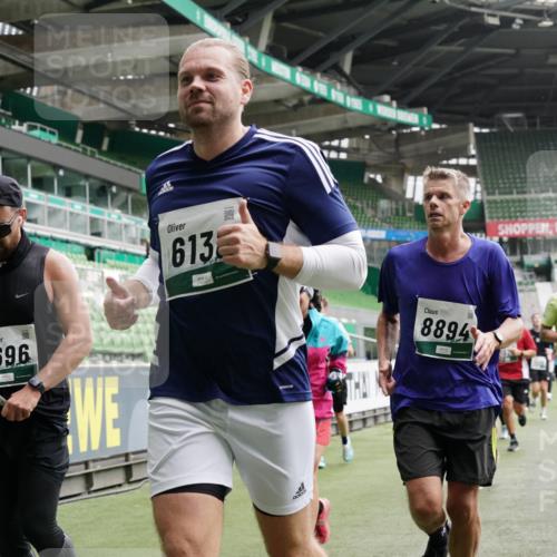 05.10.2025 - 20. swb-Marathon Bremen Michael Burmester http://msf.ph/oto/9331060 05.10.2025 13:03:26 Laufen im Stadion 227, 293, 375, 396, 527, 616, 721, 725, 764, 958, 1067, 1178, 1275, 1331, 1336, 1425, 1469, 1507, 1514, 1568, 1670, 1705, 1836, 1944, 2016, 2339, 2357, 2375, 2407, 2567, 2597, 2696, 2791, 2960, 2984, 3019, 3037, 3147, 3313, 4026, 4321, 4528, 4767, 4769, 5410, 5431, 5489, 5523, 5527, 5755, 5763, 5867, 5884, 5966, 6138, 6145, 6215, 6414, 6417, 6447, 6481, 6666, 7315, 7316, 7407, 7540, 7607, 7653, 8375, 8526, 8957, 97, 518, 729, 1121, 1704, 1733, 2393, 2772, 3424, 3917 meine-sportfotos.de