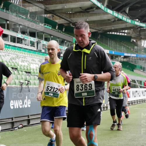 05.10.2025 - 20. swb-Marathon Bremen Michael Burmester http://msf.ph/oto/9331067 05.10.2025 13:04:08 Laufen im Stadion 100, 360, 414, 470, 592, 607, 898, 958, 1012, 1019, 1067, 1080, 1084, 1275, 1331, 1336, 1413, 1468, 1478, 1514, 1695, 1852, 1914, 1975, 1997, 2016, 2333, 2339, 2375, 2567, 2617, 3037, 3072, 3346, 3485, 4005, 4053, 4087, 4243, 4335, 4453, 4462, 4524, 4528, 4637, 4638, 4651, 4757, 4767, 4793, 4803, 4840, 4928, 5043, 5137, 5162, 5212, 5236, 5343, 5410, 5446, 5464, 5489, 5523, 5832, 5966, 5969, 6011, 6145, 6287, 6414, 6447, 6529, 6584, 6635, 227, 375, 396, 2597 meine-sportfotos.de