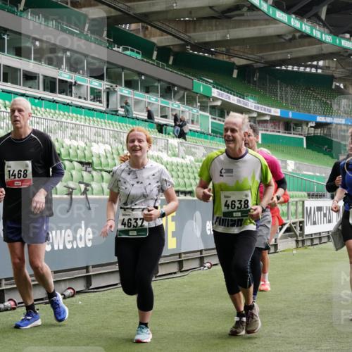 05.10.2025 - 20. swb-Marathon Bremen Michael Burmester http://msf.ph/oto/9331075 05.10.2025 13:04:09 Laufen im Stadion 100, 360, 414, 470, 592, 607, 898, 958, 1012, 1019, 1067, 1080, 1084, 1275, 1331, 1336, 1413, 1468, 1478, 1514, 1695, 1852, 1914, 1975, 1997, 2016, 2333, 2339, 2375, 2567, 2617, 3037, 3072, 3346, 3485, 4005, 4053, 4087, 4243, 4335, 4453, 4462, 4524, 4528, 4637, 4638, 4651, 4757, 4767, 4793, 4803, 4840, 4928, 5043, 5137, 5162, 5212, 5236, 5343, 5410, 5446, 5464, 5489, 5523, 5832, 5966, 5969, 6011, 6145, 6287, 6414, 6447, 6529, 6584, 6635, 227, 375, 396, 2597 meine-sportfotos.de