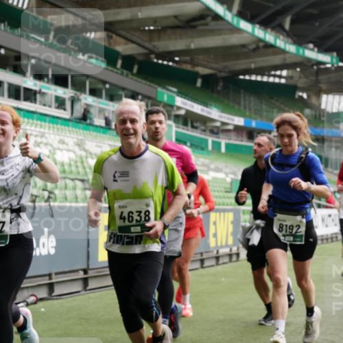 05.10.2025 - 20. swb-Marathon Bremen Michael Burmester http://msf.ph/oto/9331083 05.10.2025 13:04:10 Laufen im Stadion 100, 360, 414, 470, 592, 607, 898, 958, 1012, 1019, 1067, 1080, 1084, 1275, 1331, 1336, 1413, 1468, 1478, 1514, 1695, 1852, 1914, 1975, 1997, 2016, 2086, 2333, 2339, 2375, 2567, 2617, 3037, 3072, 3346, 3485, 4005, 4053, 4087, 4243, 4335, 4453, 4462, 4524, 4528, 4637, 4638, 4651, 4757, 4793, 4803, 4840, 4928, 5043, 5137, 5162, 5212, 5236, 5343, 5410, 5446, 5464, 5489, 5523, 5832, 5966, 5969, 6011, 6145, 6287, 6414, 6447, 6529, 6584, 6635, 227, 375, 396, 2597 meine-sportfotos.de