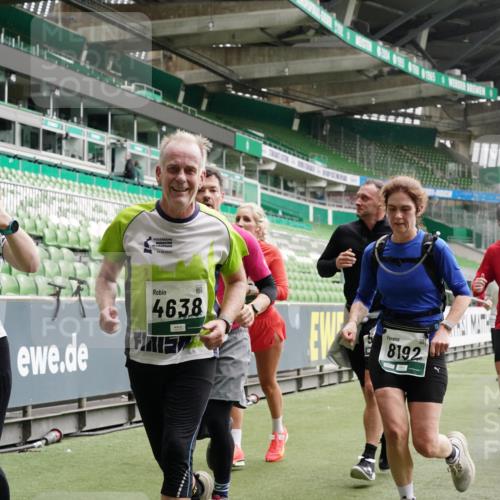05.10.2025 - 20. swb-Marathon Bremen Michael Burmester http://msf.ph/oto/9331087 05.10.2025 13:04:10 Laufen im Stadion 100, 360, 414, 470, 592, 607, 898, 958, 1012, 1019, 1067, 1080, 1084, 1275, 1331, 1336, 1413, 1468, 1478, 1514, 1695, 1852, 1914, 1975, 1997, 2016, 2086, 2333, 2339, 2375, 2567, 2617, 3037, 3072, 3346, 3485, 4005, 4053, 4087, 4243, 4335, 4453, 4462, 4524, 4528, 4637, 4638, 4651, 4757, 4793, 4803, 4840, 4928, 5043, 5137, 5162, 5212, 5236, 5343, 5410, 5446, 5464, 5489, 5523, 5832, 5966, 5969, 6011, 6145, 6287, 6414, 6447, 6529, 6584, 6635, 227, 375, 396, 2597 meine-sportfotos.de