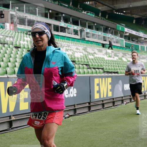05.10.2025 - 20. swb-Marathon Bremen Michael Burmester http://msf.ph/oto/9331088 05.10.2025 13:03:28 Laufen im Stadion 227, 293, 375, 396, 527, 616, 725, 764, 958, 1067, 1178, 1275, 1331, 1336, 1425, 1469, 1507, 1514, 1568, 1670, 1705, 1836, 1944, 2016, 2339, 2357, 2375, 2407, 2567, 2597, 2696, 2791, 2960, 2984, 3019, 3037, 3147, 3313, 4026, 4321, 4528, 4767, 4769, 5162, 5236, 5410, 5431, 5489, 5523, 5527, 5763, 5867, 5884, 5966, 6138, 6145, 6215, 6414, 6417, 6447, 6481, 6529, 6666, 7315, 7316, 7407, 7540, 7607, 7653, 8375, 8526, 97, 293, 518, 721, 729, 1121, 1704, 1733, 2393, 2772, 3424, 3917 meine-sportfotos.de