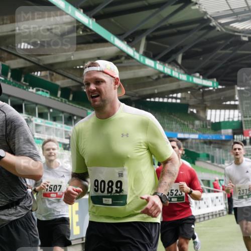 05.10.2025 - 20. swb-Marathon Bremen Michael Burmester http://msf.ph/oto/9331096 05.10.2025 13:03:29 Laufen im Stadion 227, 375, 396, 527, 616, 725, 764, 958, 1067, 1178, 1275, 1331, 1336, 1425, 1469, 1507, 1514, 1568, 1670, 1705, 1836, 1944, 2016, 2339, 2357, 2375, 2407, 2567, 2597, 2696, 2791, 2960, 2984, 3019, 3037, 3147, 3313, 4026, 4321, 4528, 4767, 4769, 5162, 5236, 5410, 5431, 5489, 5523, 5527, 5763, 5867, 5884, 5966, 6138, 6145, 6215, 6414, 6417, 6447, 6481, 6529, 6666, 7315, 7316, 7407, 7540, 7607, 7653, 8375, 8526, 97, 293, 518, 721, 729, 1121, 1704, 1733, 2393, 2772, 3424, 3917 meine-sportfotos.de
