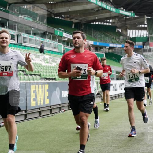 05.10.2025 - 20. swb-Marathon Bremen Michael Burmester http://msf.ph/oto/9331103 05.10.2025 13:03:30 Laufen im Stadion 227, 375, 396, 527, 616, 725, 764, 958, 1067, 1178, 1275, 1331, 1336, 1425, 1469, 1507, 1514, 1568, 1670, 1705, 1836, 2016, 2339, 2357, 2375, 2407, 2567, 2597, 2696, 2791, 2960, 2984, 3019, 3037, 3147, 3313, 4026, 4321, 4528, 4767, 4769, 5162, 5236, 5410, 5431, 5489, 5523, 5527, 5763, 5867, 5884, 5966, 6138, 6145, 6215, 6414, 6417, 6447, 6481, 6529, 6666, 7315, 7316, 7407, 7540, 7607, 7653, 8375, 8526, 97, 293, 518, 721, 1121, 1704, 1733, 2393, 2772, 3424, 3917 meine-sportfotos.de