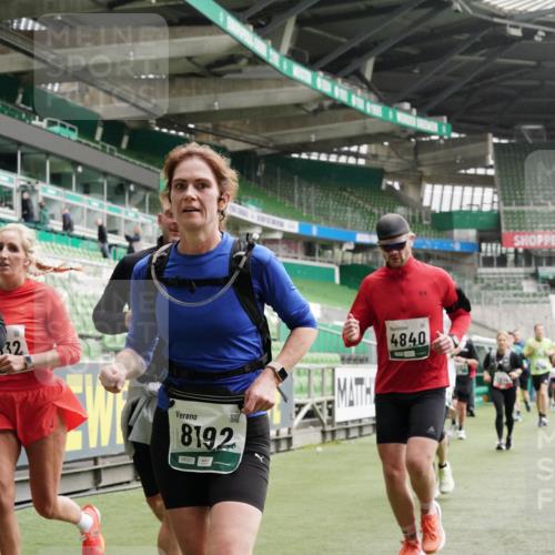 05.10.2025 - 20. swb-Marathon Bremen Michael Burmester http://msf.ph/oto/9331104 05.10.2025 13:04:11 Laufen im Stadion 100, 360, 414, 470, 592, 607, 898, 958, 1012, 1019, 1067, 1080, 1084, 1275, 1331, 1336, 1413, 1468, 1478, 1514, 1695, 1852, 1914, 1975, 1997, 2016, 2086, 2333, 2339, 2375, 2567, 2617, 3037, 3072, 3346, 3485, 4005, 4053, 4087, 4243, 4244, 4335, 4453, 4462, 4524, 4528, 4637, 4638, 4651, 4757, 4793, 4803, 4840, 4928, 5043, 5137, 5162, 5212, 5236, 5343, 5446, 5464, 5489, 5523, 5832, 5966, 5969, 6011, 6145, 6287, 6414, 6447, 6529, 6584, 6635, 227, 375, 396, 2597 meine-sportfotos.de