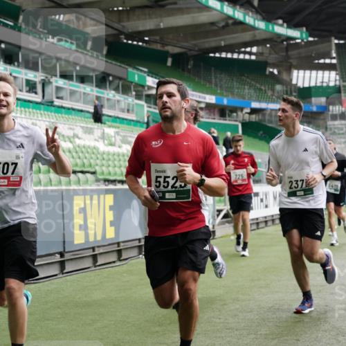 05.10.2025 - 20. swb-Marathon Bremen Michael Burmester http://msf.ph/oto/9331107 05.10.2025 13:03:30 Laufen im Stadion 227, 375, 396, 527, 616, 725, 764, 958, 1067, 1178, 1275, 1331, 1336, 1425, 1469, 1507, 1514, 1568, 1670, 1705, 1836, 2016, 2339, 2357, 2375, 2407, 2567, 2597, 2696, 2791, 2960, 2984, 3019, 3037, 3147, 3313, 4026, 4321, 4528, 4767, 4769, 5162, 5236, 5410, 5431, 5489, 5523, 5527, 5763, 5867, 5884, 5966, 6138, 6145, 6215, 6414, 6417, 6447, 6481, 6529, 6666, 7315, 7316, 7407, 7540, 7607, 7653, 8375, 8526, 97, 293, 518, 721, 1121, 1704, 1733, 2393, 2772, 3424, 3917 meine-sportfotos.de