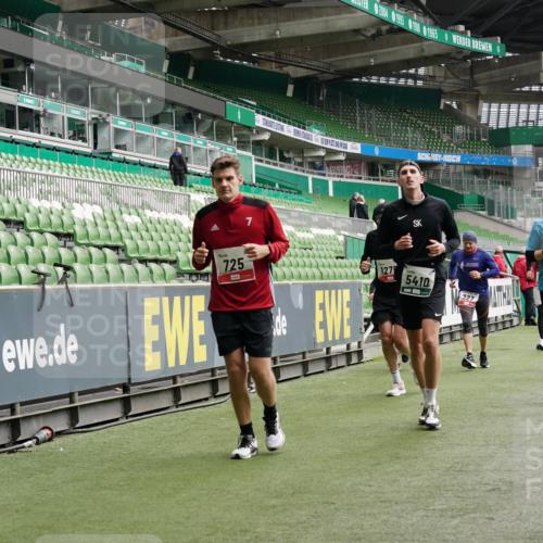 05.10.2025 - 20. swb-Marathon Bremen Michael Burmester http://msf.ph/oto/9331131 05.10.2025 13:03:33 Laufen im Stadion 227, 375, 396, 527, 592, 725, 764, 958, 1067, 1178, 1275, 1331, 1336, 1425, 1469, 1507, 1514, 1568, 1670, 1705, 1836, 2016, 2339, 2357, 2375, 2407, 2567, 2597, 2696, 2791, 2960, 2984, 3019, 3037, 3147, 3313, 4026, 4053, 4087, 4321, 4453, 4462, 4528, 4651, 4767, 4769, 5043, 5162, 5236, 5410, 5431, 5489, 5523, 5527, 5763, 5867, 5966, 6138, 6145, 6215, 6414, 6417, 6447, 6481, 6529, 6584, 6666, 7315, 7316, 7540, 7607, 7653, 8375, 293, 721, 1121, 1733, 2393, 2772, 3424, 3917 meine-sportfotos.de