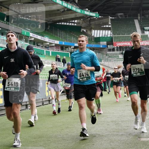 05.10.2025 - 20. swb-Marathon Bremen Michael Burmester http://msf.ph/oto/9331151 05.10.2025 13:03:34 Laufen im Stadion 227, 375, 396, 527, 592, 725, 764, 958, 1067, 1178, 1275, 1331, 1336, 1425, 1469, 1507, 1514, 1568, 1670, 1705, 1836, 2016, 2339, 2357, 2375, 2407, 2567, 2597, 2696, 2791, 2960, 2984, 3019, 3037, 3147, 3313, 4026, 4053, 4087, 4321, 4453, 4462, 4528, 4651, 4767, 4769, 5043, 5162, 5236, 5410, 5431, 5489, 5523, 5527, 5763, 5867, 5966, 6138, 6145, 6215, 6414, 6417, 6447, 6481, 6529, 6584, 6666, 7315, 7316, 7540, 7607, 7653, 8375, 293, 721, 1121, 1733, 2393, 3424, 3917 meine-sportfotos.de