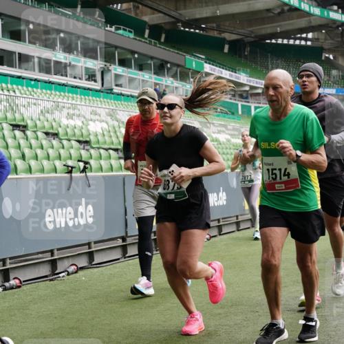 05.10.2025 - 20. swb-Marathon Bremen Michael Burmester http://msf.ph/oto/9331206 05.10.2025 13:03:39 Laufen im Stadion 227, 375, 396, 414, 527, 592, 725, 764, 898, 958, 1067, 1178, 1275, 1331, 1336, 1425, 1469, 1507, 1514, 1568, 1670, 1705, 1836, 1975, 2016, 2339, 2375, 2407, 2567, 2597, 2696, 2791, 2960, 2984, 3019, 3037, 3072, 3147, 3313, 4026, 4053, 4087, 4453, 4462, 4528, 4651, 4767, 4769, 5043, 5137, 5162, 5236, 5410, 5431, 5489, 5523, 5527, 5763, 5867, 5966, 6138, 6145, 6215, 6414, 6417, 6447, 6481, 6529, 6584, 6635, 6666, 7315, 7316, 7540, 7607, 7653, 8375, 293, 721, 2393 meine-sportfotos.de
