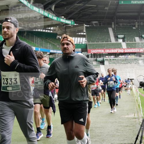 05.10.2025 - 20. swb-Marathon Bremen Michael Burmester http://msf.ph/oto/9331209 05.10.2025 13:04:20 Laufen im Stadion 100, 360, 414, 421, 470, 490, 592, 607, 898, 1012, 1019, 1080, 1084, 1336, 1413, 1468, 1478, 1695, 1852, 1914, 1975, 1997, 2086, 2333, 2399, 2567, 2617, 2664, 2989, 3037, 3072, 3346, 3433, 3483, 3485, 3658, 3901, 4001, 4005, 4053, 4087, 4243, 4244, 4335, 4453, 4462, 4501, 4524, 4528, 4627, 4637, 4638, 4651, 4757, 4793, 4803, 4840, 4858, 4928, 5043, 5082, 5137, 5162, 5212, 5236, 5247, 5343, 5446, 5464, 5489, 5832, 5966, 5969, 6011, 6145, 6287, 6414, 6529, 6584, 6635, 396 meine-sportfotos.de