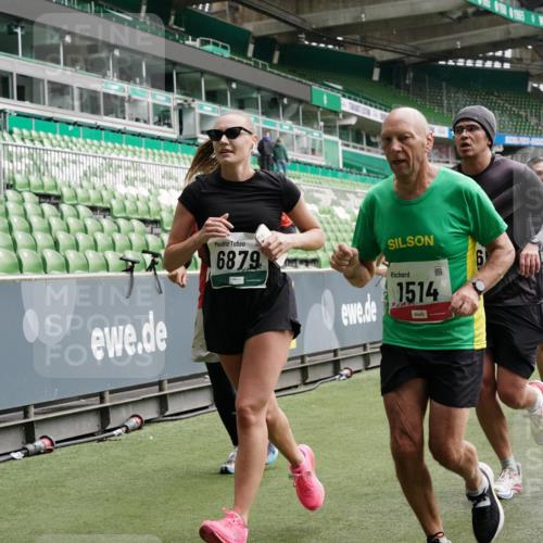 05.10.2025 - 20. swb-Marathon Bremen Michael Burmester http://msf.ph/oto/9331215 05.10.2025 13:03:39 Laufen im Stadion 227, 375, 396, 414, 527, 592, 725, 764, 898, 958, 1067, 1178, 1275, 1331, 1336, 1425, 1469, 1507, 1514, 1568, 1670, 1705, 1836, 1975, 2016, 2339, 2375, 2407, 2567, 2597, 2696, 2791, 2960, 2984, 3019, 3037, 3072, 3147, 3313, 4026, 4053, 4087, 4453, 4462, 4528, 4651, 4767, 4769, 5043, 5137, 5162, 5236, 5410, 5431, 5489, 5523, 5527, 5763, 5867, 5966, 6138, 6145, 6215, 6414, 6417, 6447, 6481, 6529, 6584, 6635, 6666, 7315, 7316, 7540, 7607, 7653, 8375, 293, 721, 2393 meine-sportfotos.de