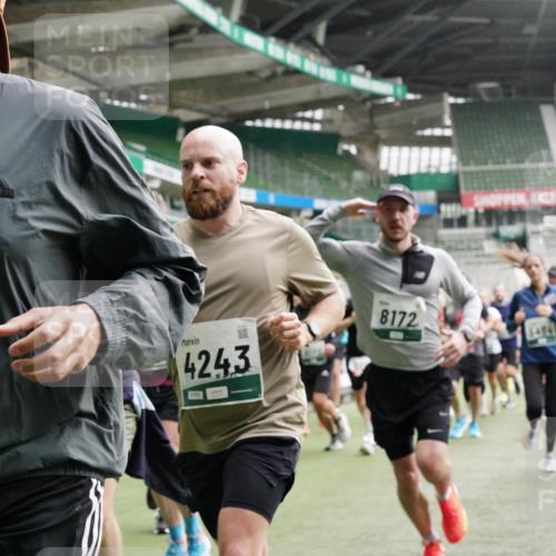 05.10.2025 - 20. swb-Marathon Bremen Michael Burmester http://msf.ph/oto/9331216 05.10.2025 13:04:21 Laufen im Stadion 100, 360, 414, 421, 470, 490, 592, 607, 898, 1012, 1019, 1080, 1084, 1336, 1413, 1468, 1478, 1695, 1852, 1914, 1975, 1997, 2086, 2333, 2399, 2567, 2617, 2664, 2989, 3037, 3072, 3346, 3433, 3483, 3485, 3658, 3901, 4001, 4005, 4053, 4087, 4243, 4244, 4335, 4453, 4462, 4501, 4524, 4528, 4627, 4637, 4638, 4651, 4757, 4793, 4803, 4838, 4840, 4858, 4928, 5043, 5082, 5137, 5162, 5212, 5236, 5247, 5343, 5446, 5464, 5489, 5832, 5966, 5969, 6011, 6145, 6287, 6529, 6584, 6635, 396 meine-sportfotos.de