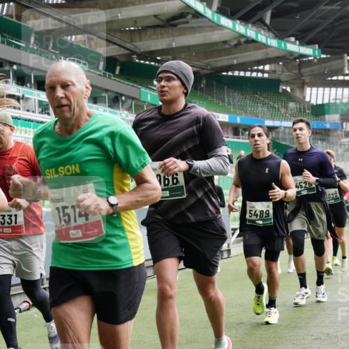 05.10.2025 - 20. swb-Marathon Bremen Michael Burmester http://msf.ph/oto/9331219 05.10.2025 13:03:40 Laufen im Stadion 227, 375, 396, 414, 527, 592, 725, 764, 898, 958, 1067, 1178, 1275, 1331, 1336, 1425, 1469, 1507, 1514, 1568, 1670, 1705, 1836, 1975, 2016, 2339, 2375, 2407, 2567, 2597, 2696, 2791, 2960, 2984, 3019, 3037, 3072, 3147, 3313, 3485, 4026, 4053, 4087, 4453, 4462, 4528, 4651, 4767, 4769, 5043, 5137, 5162, 5236, 5410, 5431, 5489, 5523, 5527, 5763, 5867, 5966, 6138, 6145, 6215, 6414, 6417, 6447, 6481, 6529, 6584, 6635, 6666, 7315, 7316, 7540, 7607, 7653, 8375, 293, 721, 2393 meine-sportfotos.de