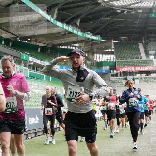 05.10.2025 - 20. swb-Marathon Bremen Michael Burmester http://msf.ph/oto/9331220 05.10.2025 13:04:22 Laufen im Stadion 100, 360, 414, 421, 470, 490, 592, 607, 898, 1012, 1019, 1080, 1084, 1336, 1413, 1468, 1478, 1695, 1852, 1914, 1975, 1997, 2086, 2333, 2399, 2617, 2664, 2901, 2989, 3037, 3072, 3346, 3433, 3483, 3485, 3658, 3901, 4001, 4005, 4053, 4087, 4243, 4244, 4335, 4453, 4462, 4501, 4524, 4528, 4627, 4637, 4638, 4651, 4757, 4793, 4803, 4838, 4840, 4858, 4928, 5043, 5082, 5137, 5162, 5212, 5236, 5247, 5343, 5446, 5464, 5489, 5832, 5969, 6011, 6145, 6287, 6529, 6584, 6635, 396 meine-sportfotos.de