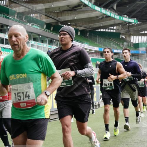 05.10.2025 - 20. swb-Marathon Bremen Michael Burmester http://msf.ph/oto/9331223 05.10.2025 13:03:40 Laufen im Stadion 227, 375, 396, 414, 527, 592, 725, 764, 898, 958, 1067, 1178, 1275, 1331, 1336, 1425, 1469, 1507, 1514, 1568, 1670, 1705, 1836, 1975, 2016, 2339, 2375, 2407, 2567, 2597, 2696, 2791, 2960, 2984, 3019, 3037, 3072, 3147, 3313, 3485, 4026, 4053, 4087, 4453, 4462, 4528, 4651, 4767, 4769, 5043, 5137, 5162, 5236, 5410, 5431, 5489, 5523, 5527, 5763, 5867, 5966, 6138, 6145, 6215, 6414, 6417, 6447, 6481, 6529, 6584, 6635, 6666, 7315, 7316, 7540, 7607, 7653, 8375, 293, 721, 2393 meine-sportfotos.de