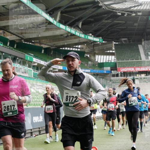 05.10.2025 - 20. swb-Marathon Bremen Michael Burmester http://msf.ph/oto/9331224 05.10.2025 13:04:22 Laufen im Stadion 100, 360, 414, 421, 470, 490, 592, 607, 898, 1012, 1019, 1080, 1084, 1336, 1413, 1468, 1478, 1695, 1852, 1914, 1975, 1997, 2086, 2333, 2399, 2617, 2664, 2901, 2989, 3037, 3072, 3346, 3433, 3483, 3485, 3658, 3901, 4001, 4005, 4053, 4087, 4243, 4244, 4335, 4453, 4462, 4501, 4524, 4528, 4627, 4637, 4638, 4651, 4757, 4793, 4803, 4838, 4840, 4858, 4928, 5043, 5082, 5137, 5162, 5212, 5236, 5247, 5343, 5446, 5464, 5489, 5832, 5969, 6011, 6145, 6287, 6529, 6584, 6635, 396 meine-sportfotos.de